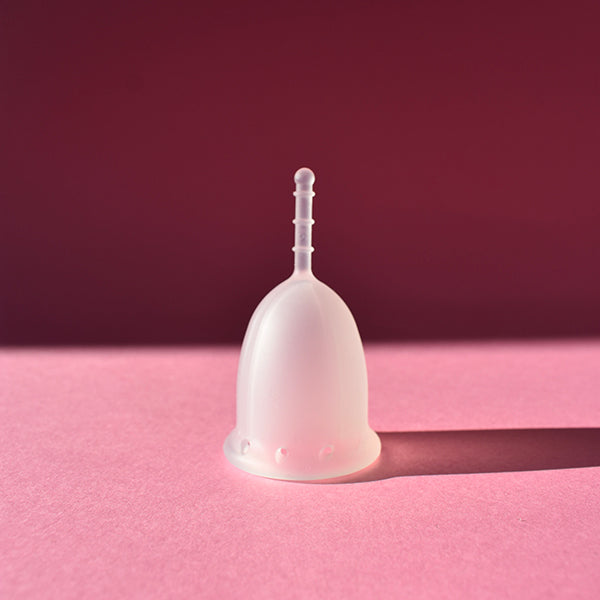 【初心者・衛生重視】<br> クラリカップ<br> 約20ml 普通の日<br> 洗浄ケース付き フランス製 清潔に使いやすい
