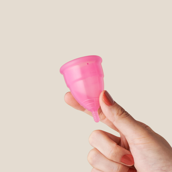 【やわらか・初心者】<br> エヴァカップ<br> 約25ml 普通〜多い日<br> ソフト素材 やさしい装着感 初心者にもおすすめ