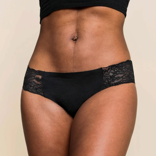 [For regular to heavy flow]<br>Side Lace Absorbent Shorts<br>Absorbs approx. 30ml, suitable for regular to heavy flow<br>Stylish design, breathable, comfortable fit<br>
