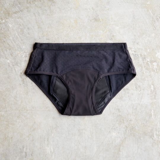 【軽い日向け】<br>Classic（クラシック）吸水ショーツ<br>約20ml吸水 軽い〜普通日<br>定番シルエット 安定感重視<br>